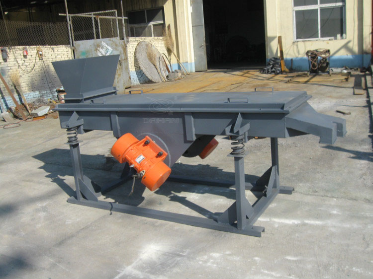 振動電機(jī)安裝兩側(cè)